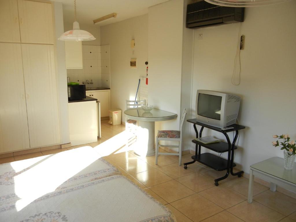 Tsialis Hotel Apartments Larnaca Værelse billede
