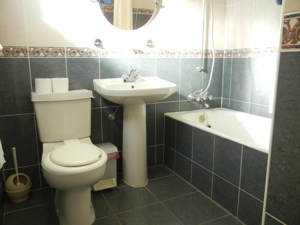 Tsialis Hotel Apartments Larnaca Værelse billede