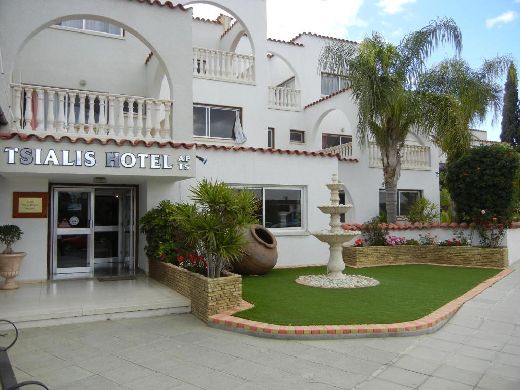 Tsialis Hotel Apartments Larnaca Værelse billede