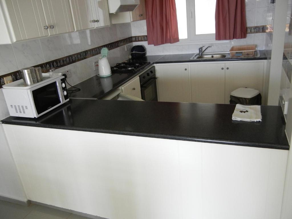 Tsialis Hotel Apartments Larnaca Eksteriør billede