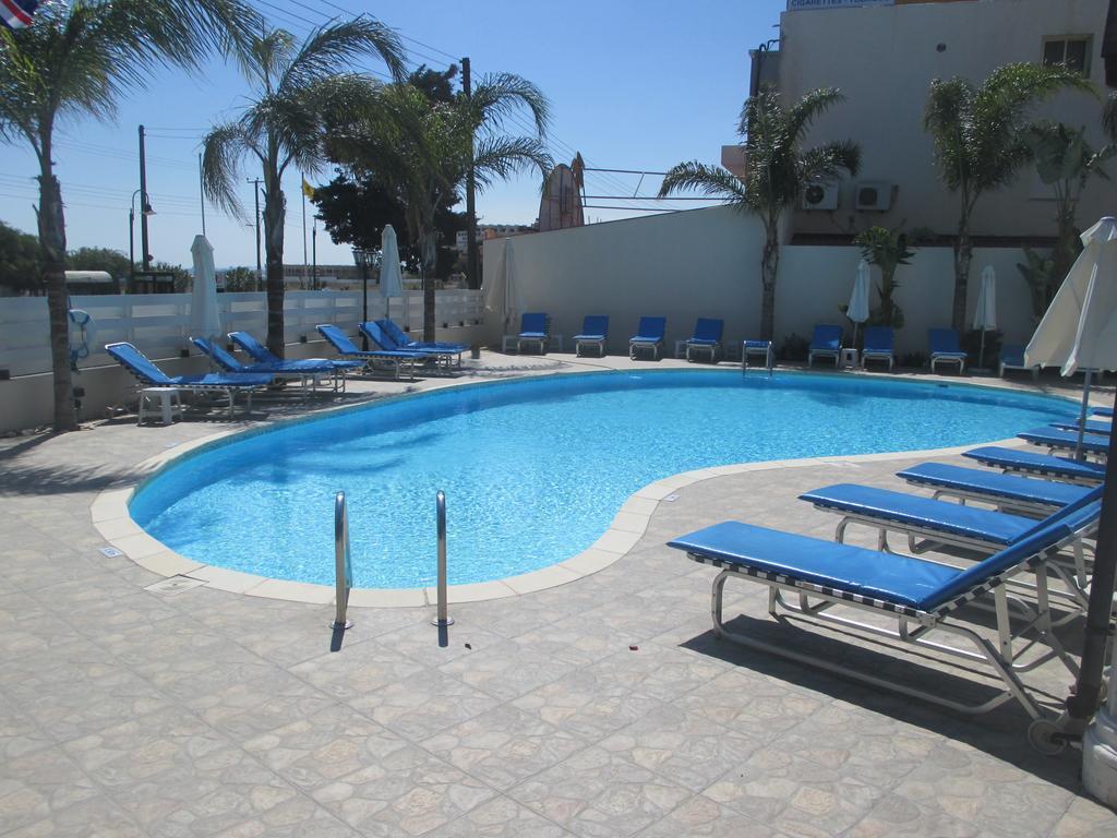 Tsialis Hotel Apartments Larnaca Eksteriør billede