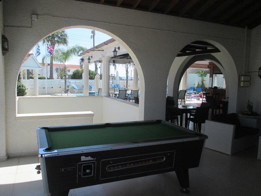 Tsialis Hotel Apartments Larnaca Eksteriør billede