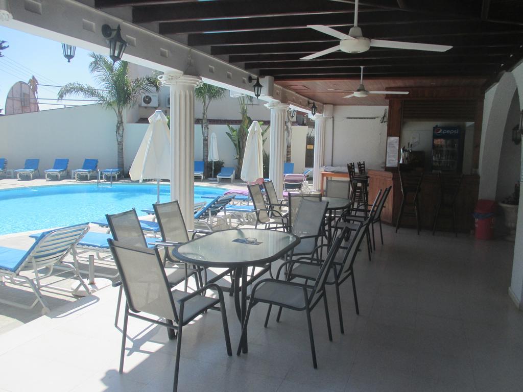 Tsialis Hotel Apartments Larnaca Eksteriør billede