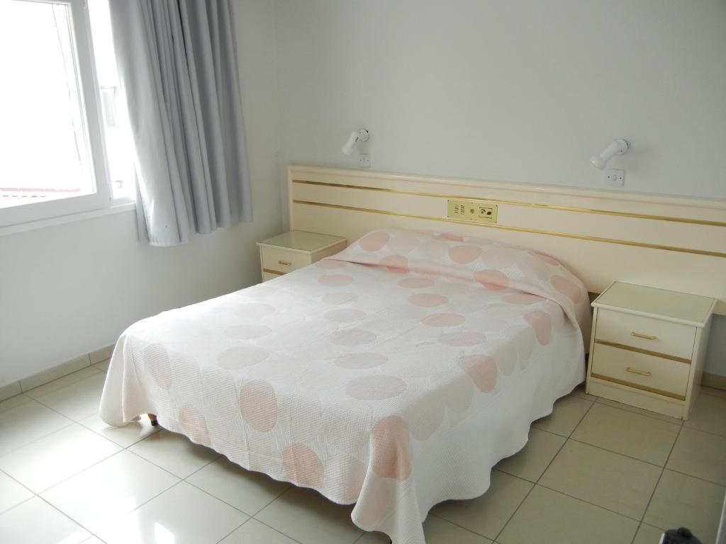 Tsialis Hotel Apartments Larnaca Værelse billede